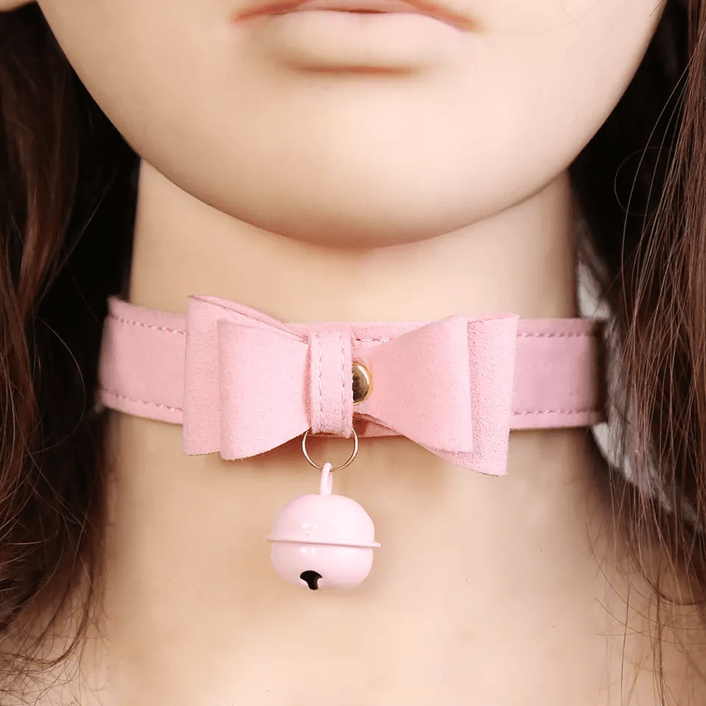 Bow and Bell Choker Xoxomoving