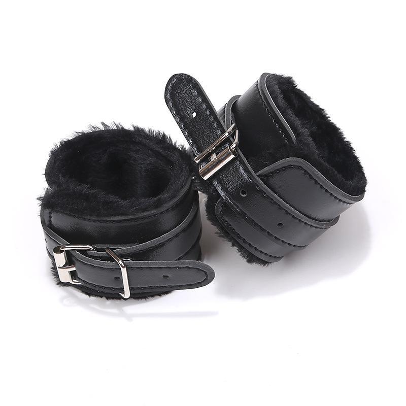 Adjustable Leather Faux Fur Lined Wrist Cuffs - Xoxomoving